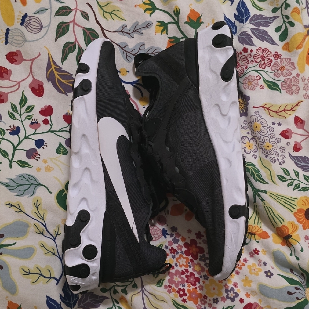 Nike React 55